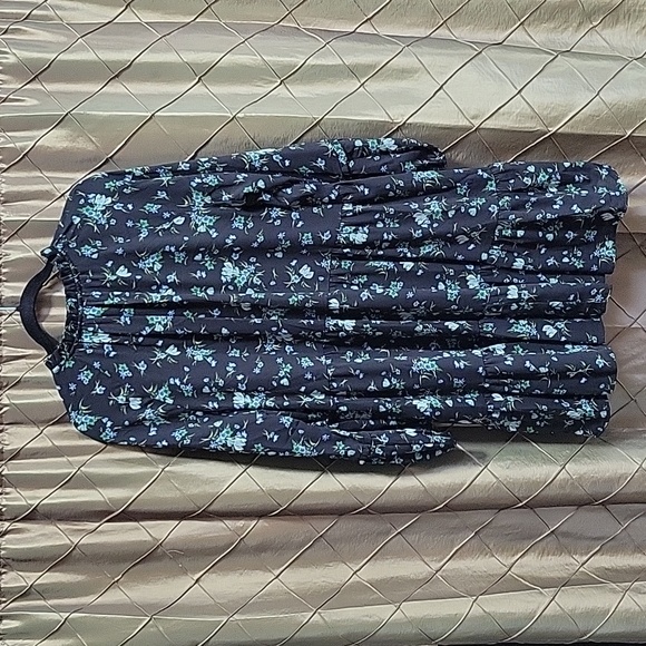 EUC- CeCe V-Neck Raglan Sleeve Tiered Floral Dress - Picture 8 of 9